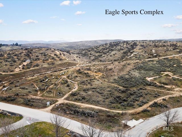 2333 N Eagle Creek, Eagle, ID 83616