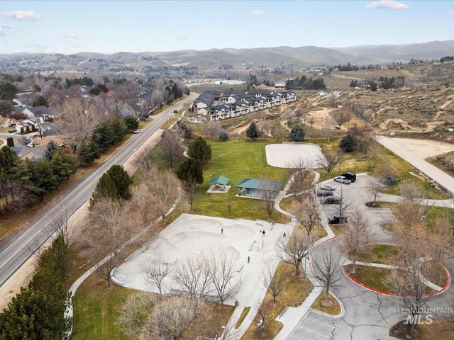 2333 N Eagle Creek, Eagle, ID 83616