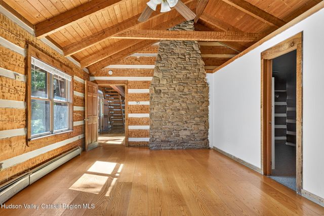 498 Rossway Road, Pleasant Valley, NY 12569