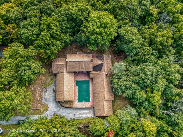 498 Rossway Road, Pleasant Valley, NY 12569