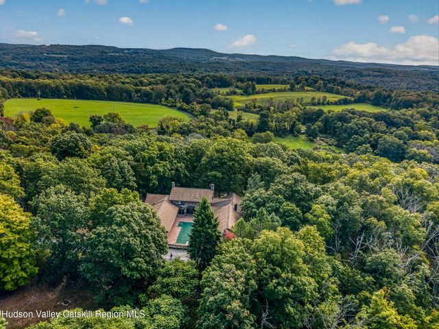 498 Rossway Road, Pleasant Valley, NY 12569