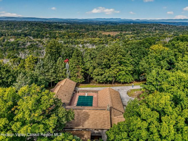 498 Rossway Road, Pleasant Valley, NY 12569