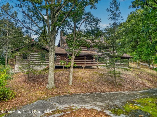 498 Rossway Road, Pleasant Valley, NY 12569