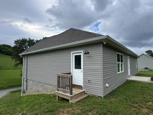 2075 Collier Rd, Lewisburg, TN 37091