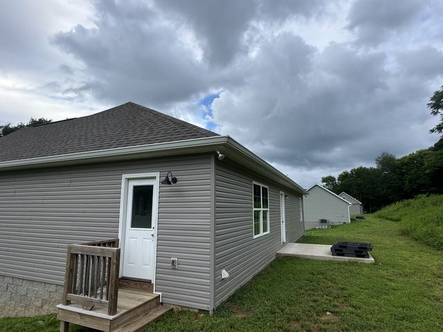 2075 Collier Rd, Lewisburg, TN 37091