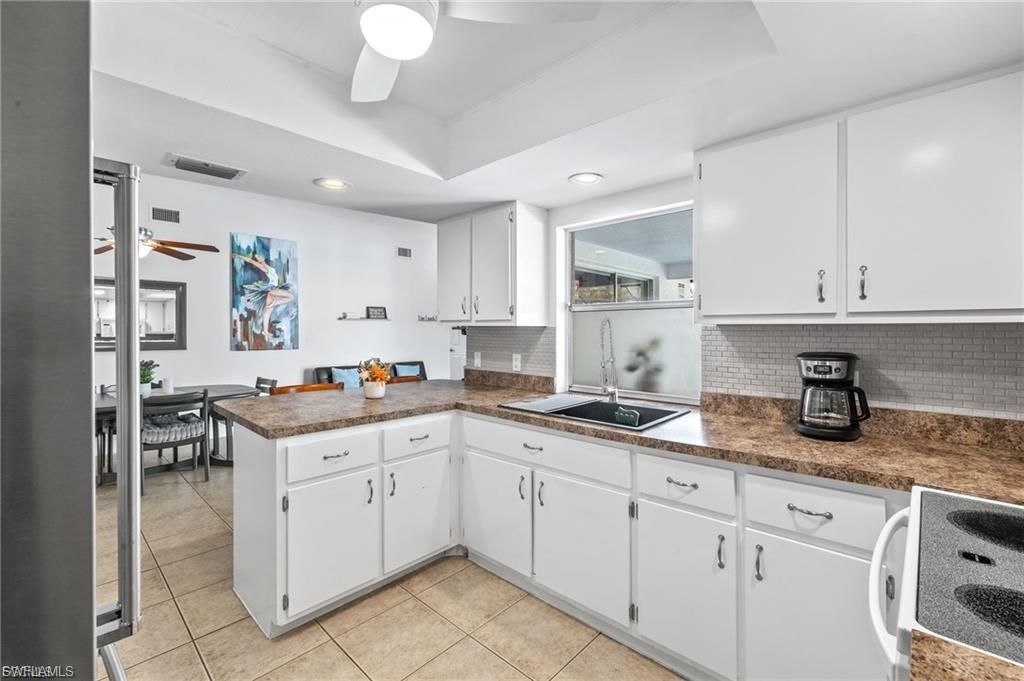 1015 SE 25th LN, CAPE CORAL, FL 33904 — photo 3