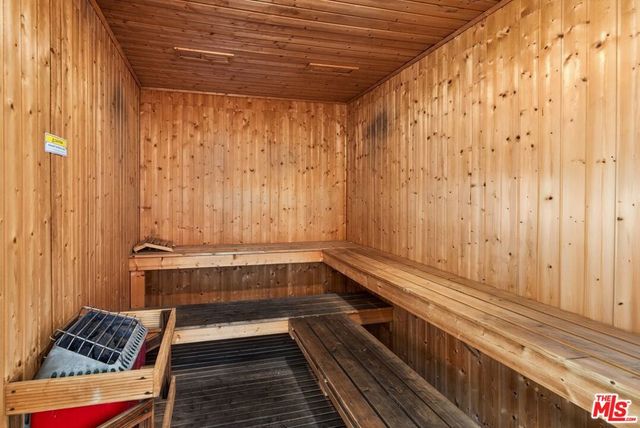 1154 S Barrington Avenue 114, Los Angeles, CA 90049