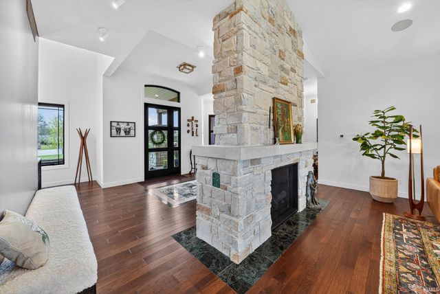 29929 Ridge Cove, Granger, IN 46530