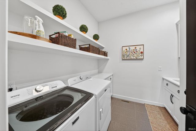 29929 Ridge Cove, Granger, IN 46530
