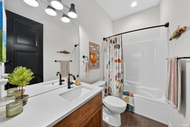 29929 Ridge Cove, Granger, IN 46530