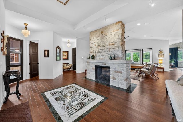 29929 Ridge Cove, Granger, IN 46530