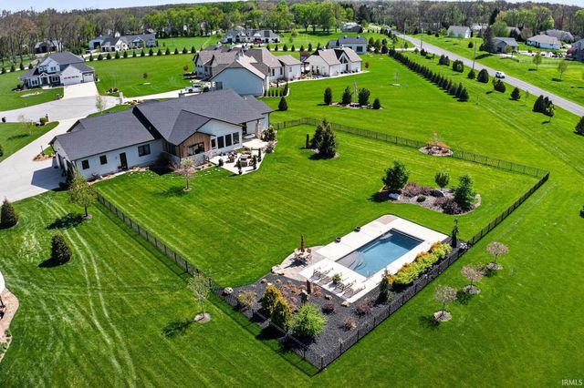 29929 Ridge Cove, Granger, IN 46530