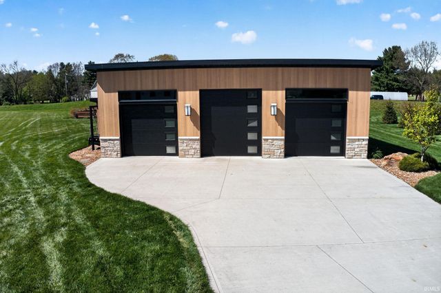 29929 Ridge Cove, Granger, IN 46530