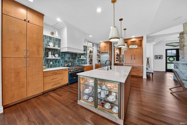 29929 Ridge Cove, Granger, IN 46530