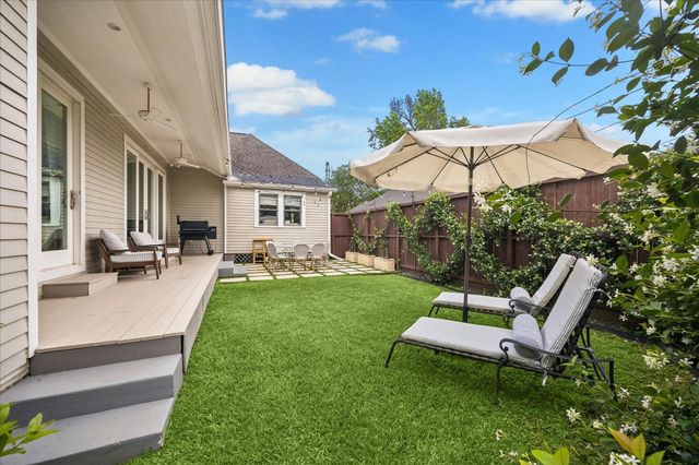 2211 Harvard Street, Houston, TX 77008