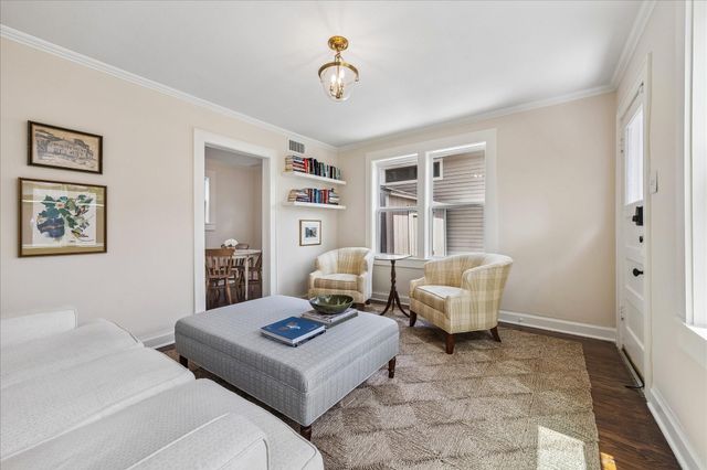 2211 Harvard Street, Houston, TX 77008