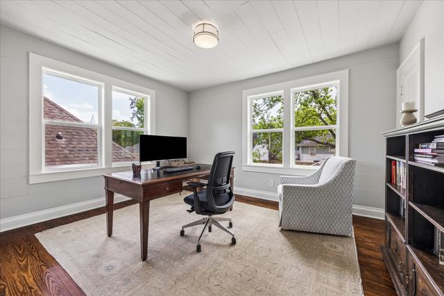 2211 Harvard Street, Houston, TX 77008