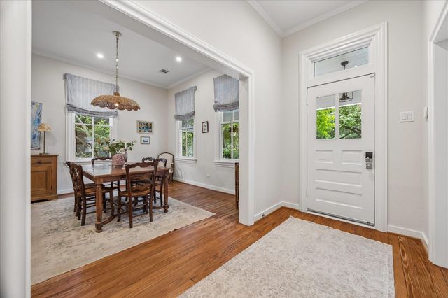 2211 Harvard Street, Houston, TX 77008