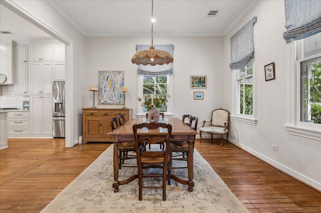 2211 Harvard Street, Houston, TX 77008