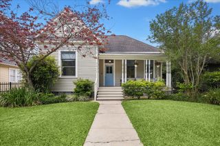 2211 Harvard Street, Houston, TX 77008