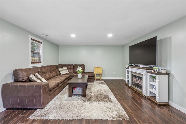 131 Vista Terrace, Muskegon, MI 49442