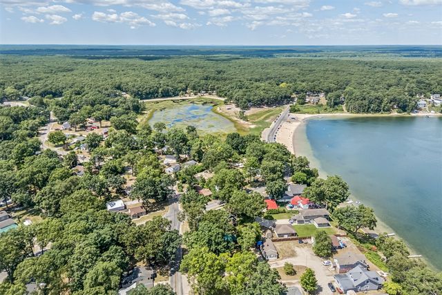 131 Vista Terrace, Muskegon, MI 49442