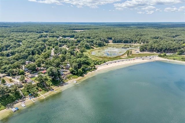 131 Vista Terrace, Muskegon, MI 49442