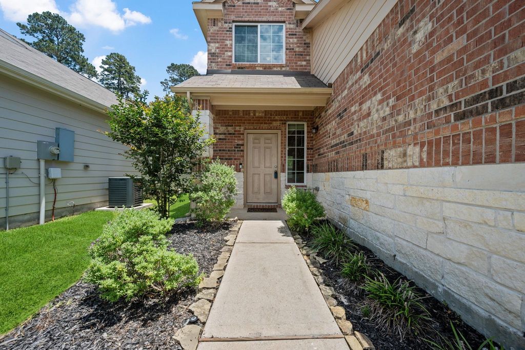 4266 Mcgregor Bluff Lane, Conroe, TX 77304