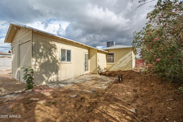 588 N WASHINGTON Street, Chandler, AZ 85225