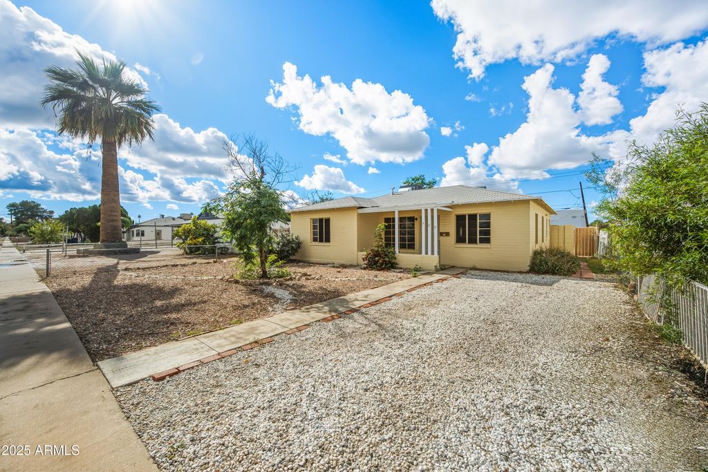 588 N WASHINGTON Street, Chandler, AZ 85225