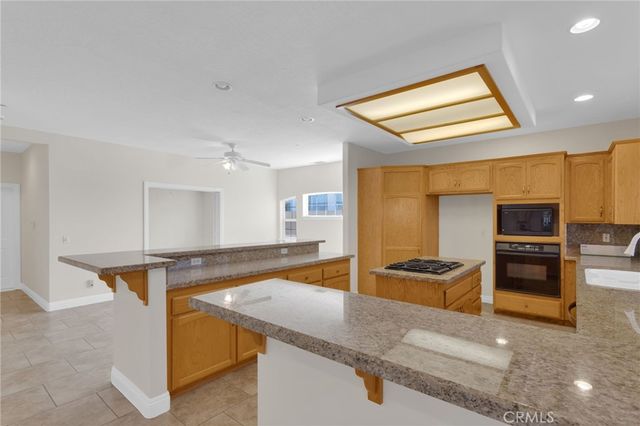 18064 Mariner, Victorville, CA 92395