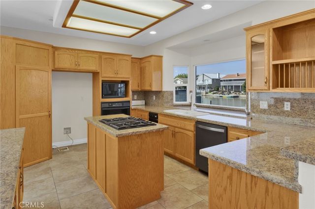 18064 Mariner, Victorville, CA 92395