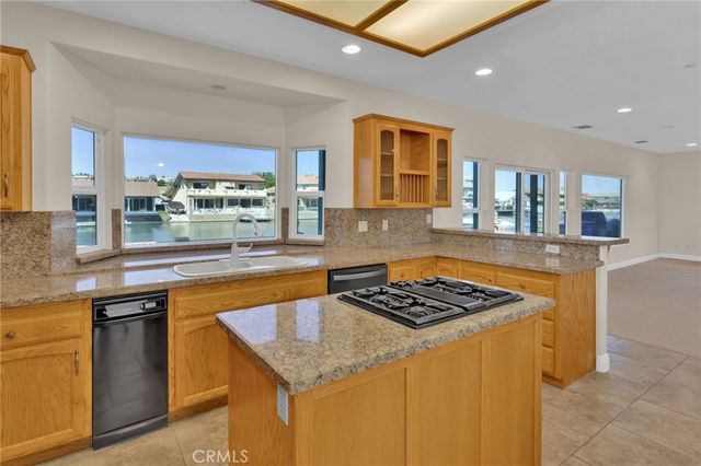 18064 Mariner, Victorville, CA 92395
