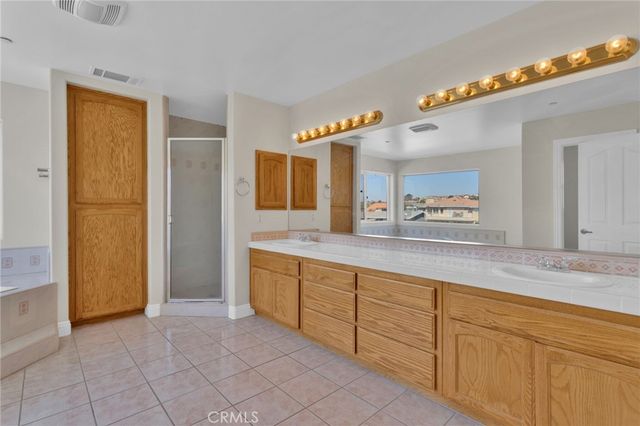 18064 Mariner, Victorville, CA 92395