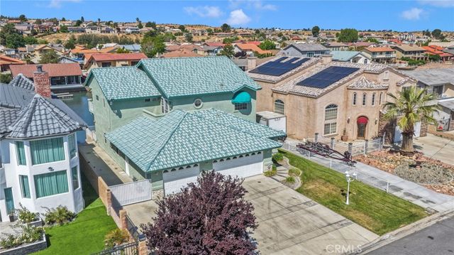 18064 Mariner, Victorville, CA 92395