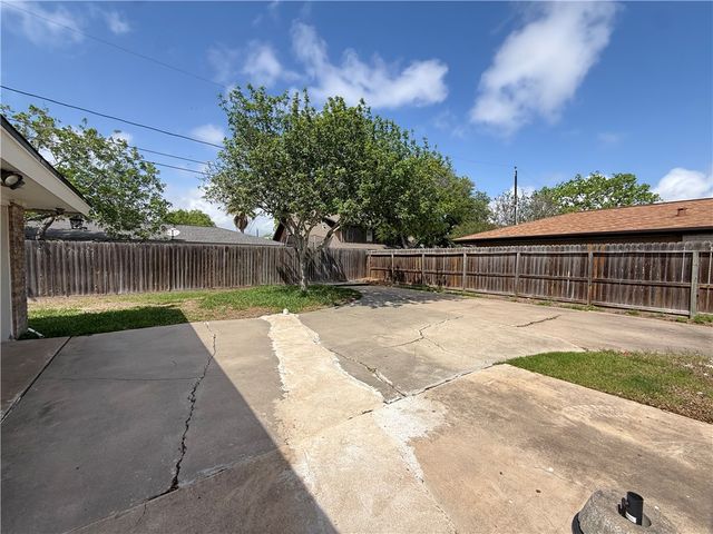 205 Driftwood Dr, Portland, TX 78374