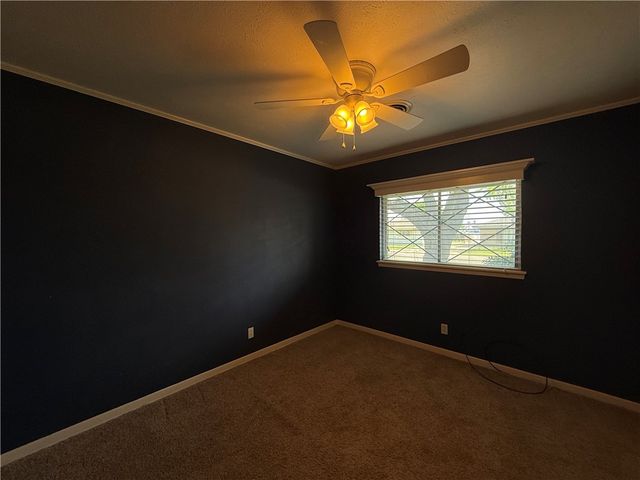 205 Driftwood Dr, Portland, TX 78374