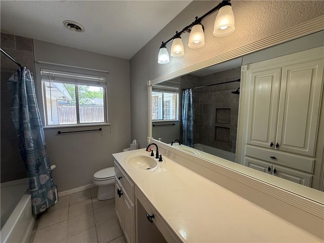 205 Driftwood Dr, Portland, TX 78374