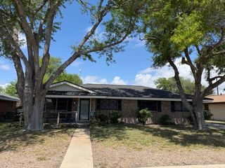 205 Driftwood Dr, Portland, TX 78374