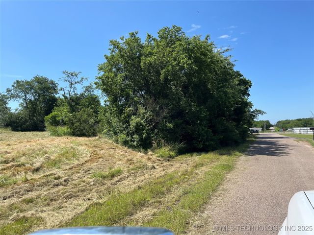 1st Street NW, Kingston, OK 73439