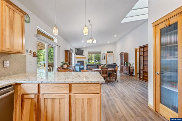 15924 Jackpine Rd, La Pine, OR 97739