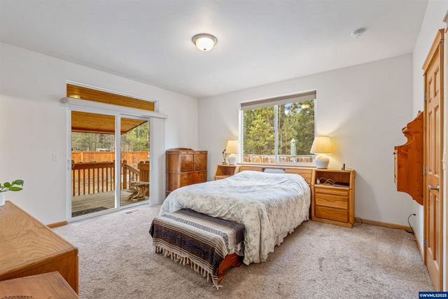 15924 Jackpine Rd, La Pine, OR 97739