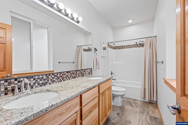 15924 Jackpine Rd, La Pine, OR 97739