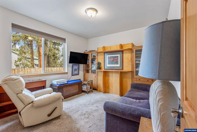 15924 Jackpine Rd, La Pine, OR 97739