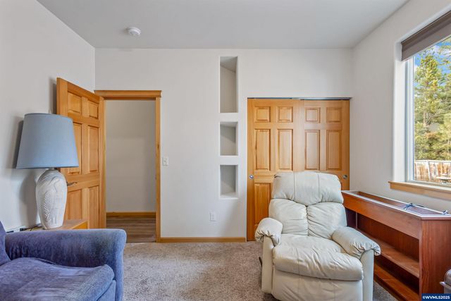 15924 Jackpine Rd, La Pine, OR 97739