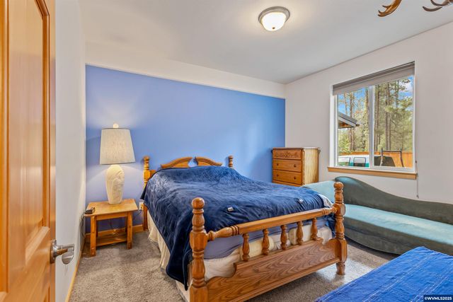 15924 Jackpine Rd, La Pine, OR 97739