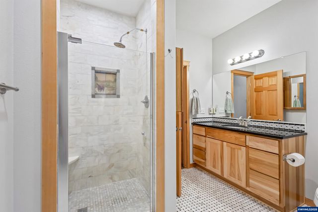 15924 Jackpine Rd, La Pine, OR 97739