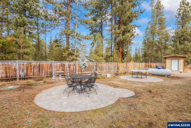15924 Jackpine Rd, La Pine, OR 97739