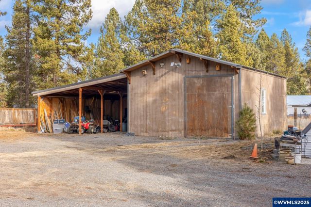 15924 Jackpine Rd, La Pine, OR 97739