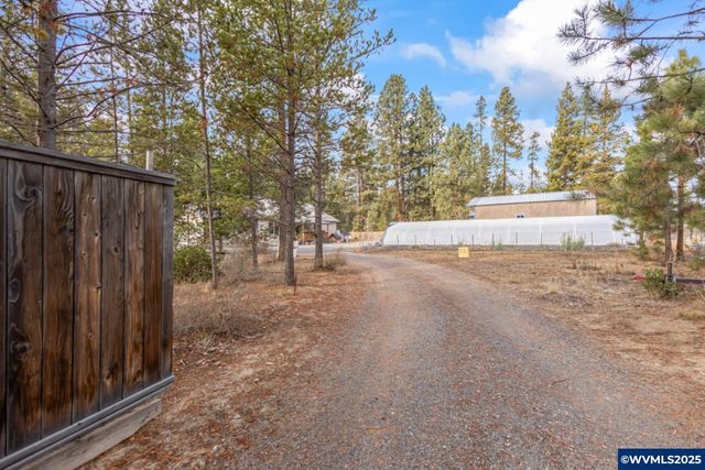 15924 Jackpine Rd, La Pine, OR 97739